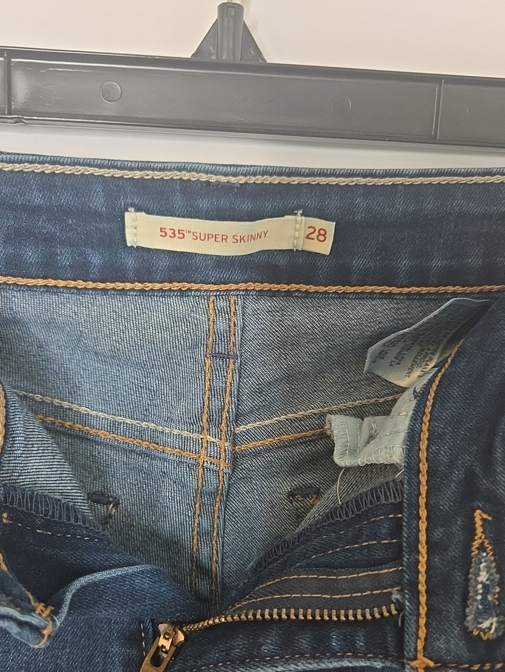 Levi's 535 Super Skinny Size 28 Jeans in Dark Indigo Denim